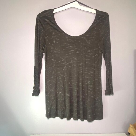 Womens Gray Scoop Neck Top W/ Lace & Button Detail on Sleeves Charcoal - Picture 2 of 5